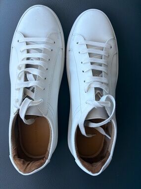 Women’s Leather Banana Republic sneaker
